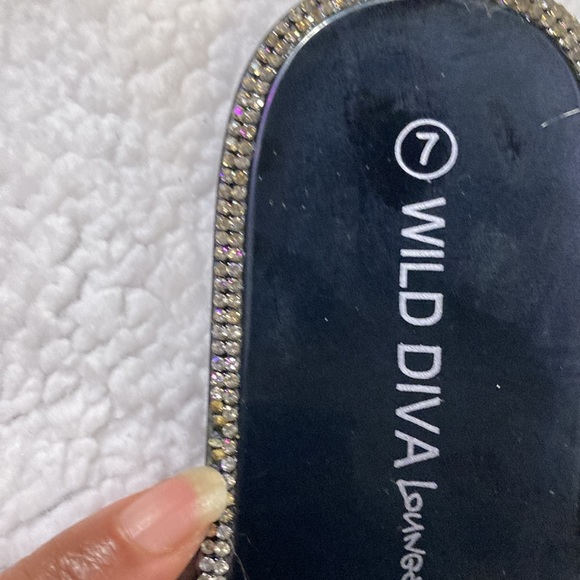 Slippers - Picture 4 of 4